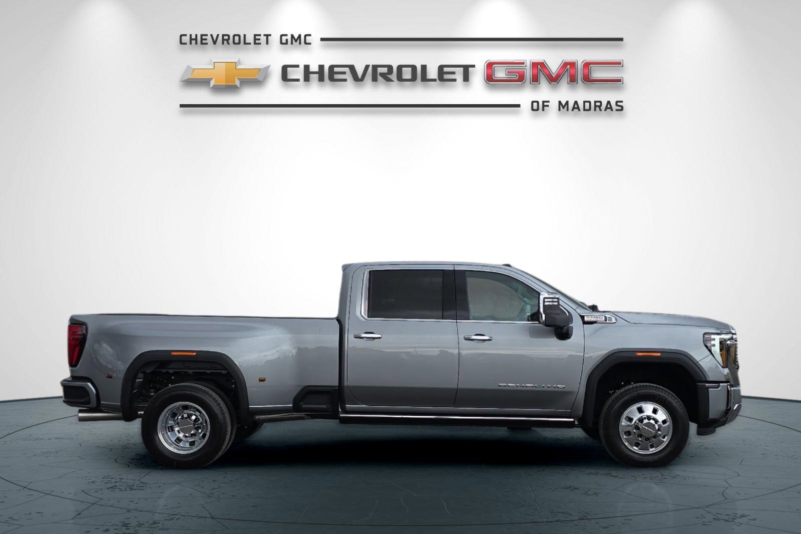 New 2026 GMC Sierra 3500 Denali w/ Denali Reserve Package image 2