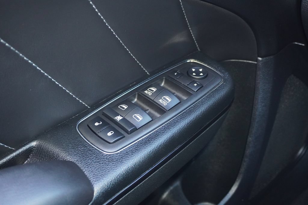 Used 2023 Dodge Charger SXT w/ Plus Group RWD image 13