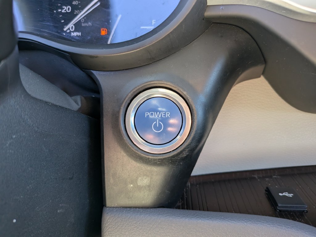 Used 2022 Toyota Sienna XLE FWD image 29
