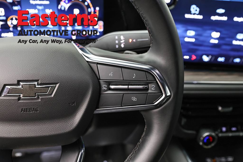 Used 2025 Chevrolet Suburban Z71 AWD/4WD image 16