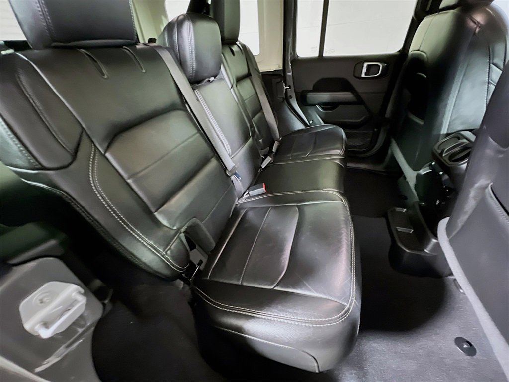 Used 2020 Jeep Wrangler Unlimited Sahara image 24