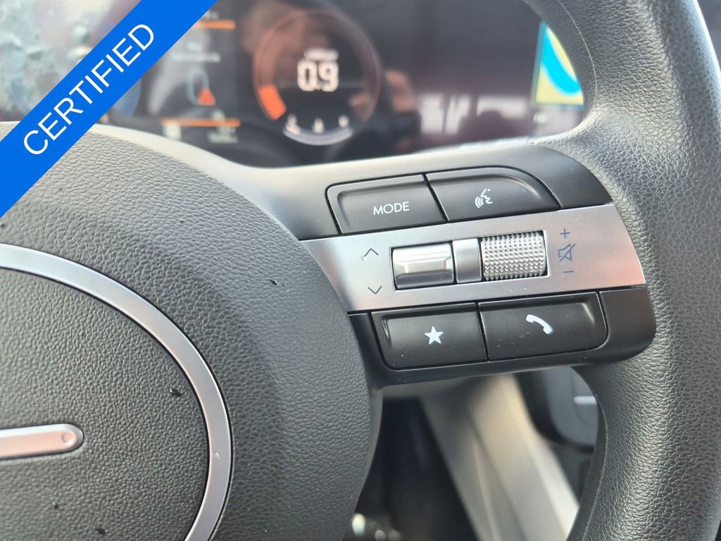 Used 2025 Hyundai Tucson SE image 14