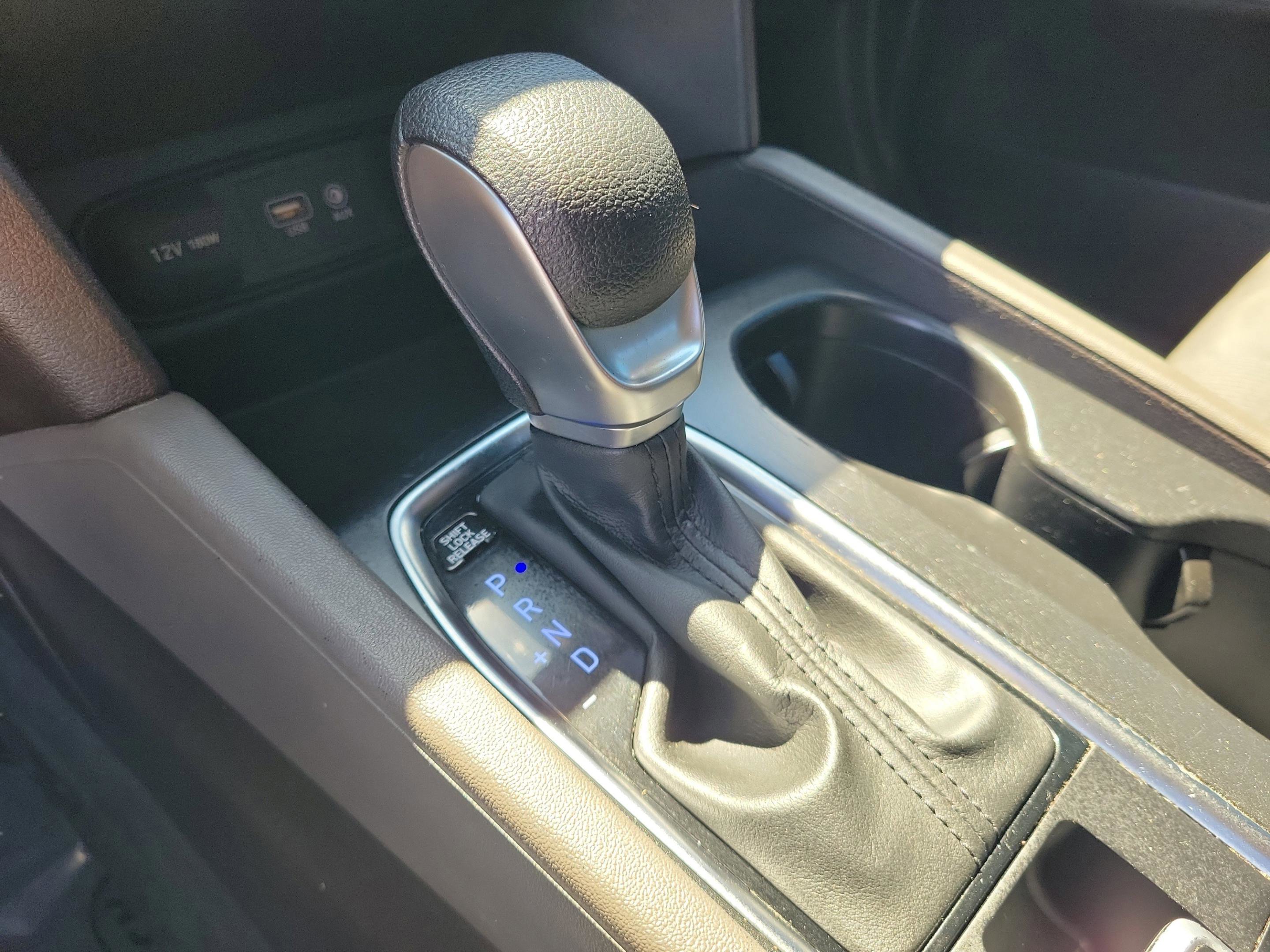 Used 2020 Hyundai Santa Fe SE image 30