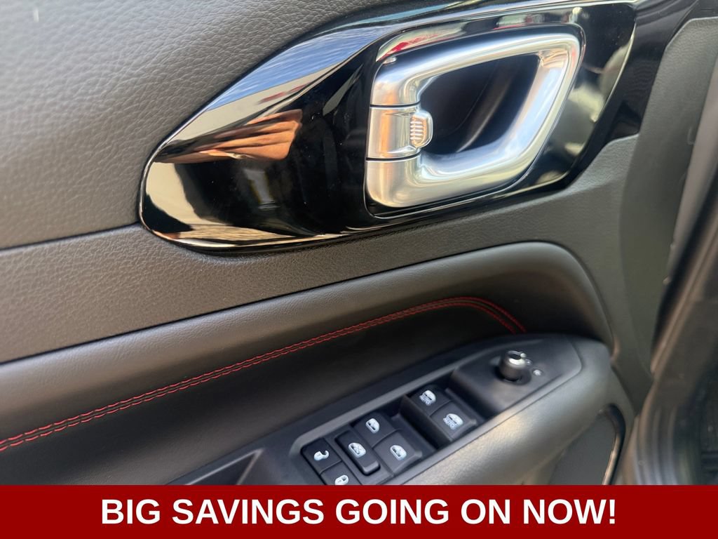 New 2026 Jeep Compass Trailhawk w/ Sun, Sound & Navigation Group AWD/4WD image 19