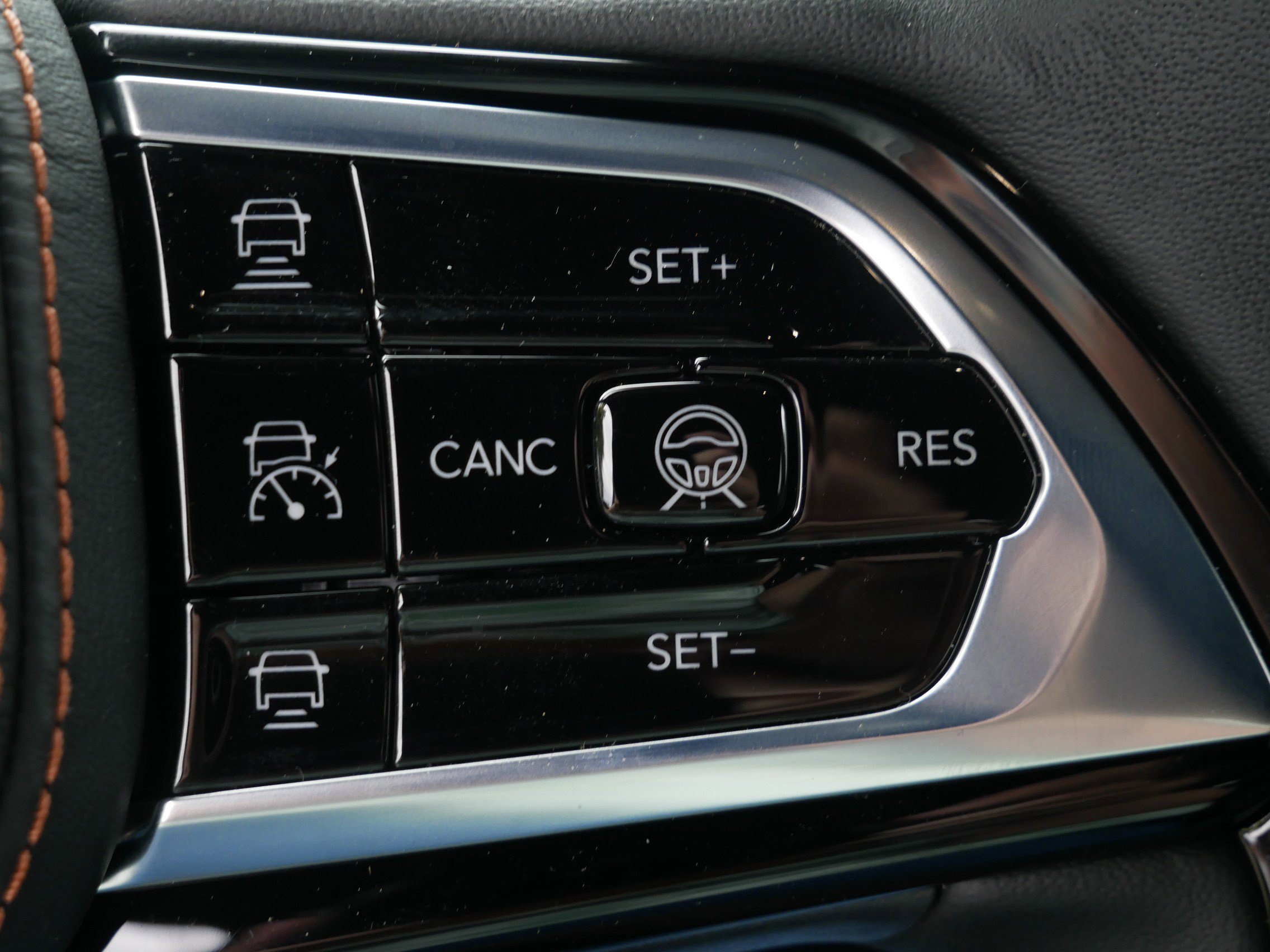 New 2026 Jeep Grand Cherokee Summit AWD/4WD image 16