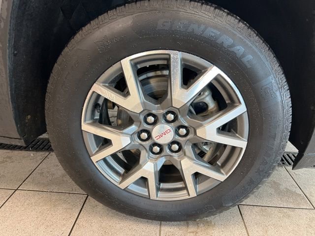 Used 2022 GMC Acadia SLE w/ Driver Convenience Package image 9