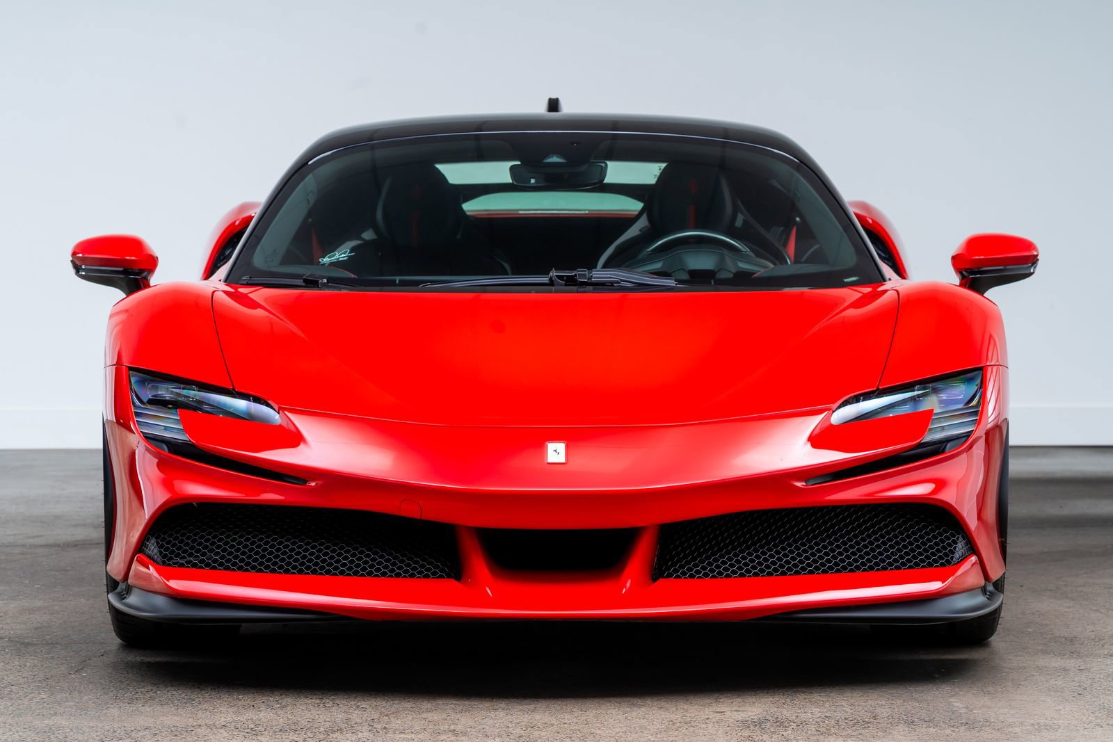 Used 2022 Ferrari SF90 Stradale AWD/4WD image 2