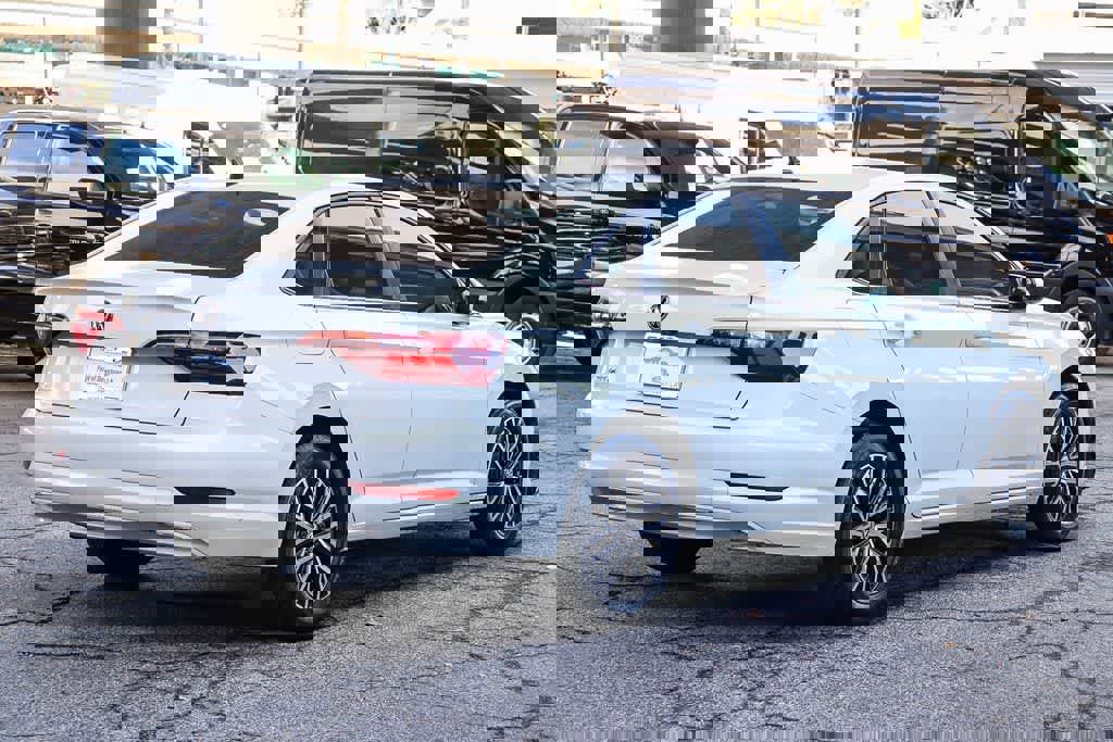 Used 2021 Volkswagen Jetta R-Line image 4