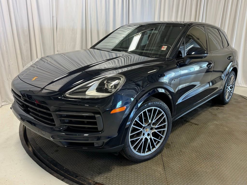 Certified 2023 Porsche Cayenne Platinum Edition image 41