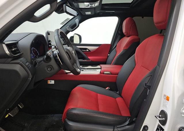 Used 2025 Lexus LX 700h F Sport image 7