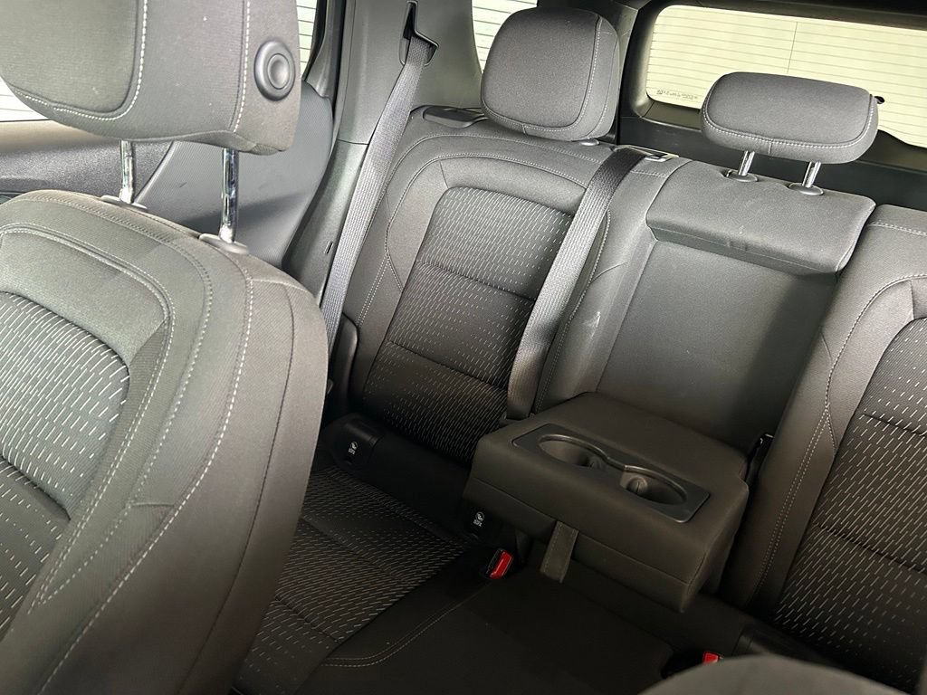 Used 2025 Chevrolet Equinox LT FWD image 12
