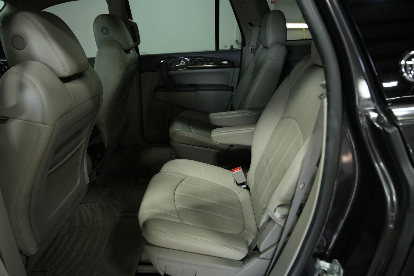 Certified 2014 Buick Enclave Premium FWD image 32