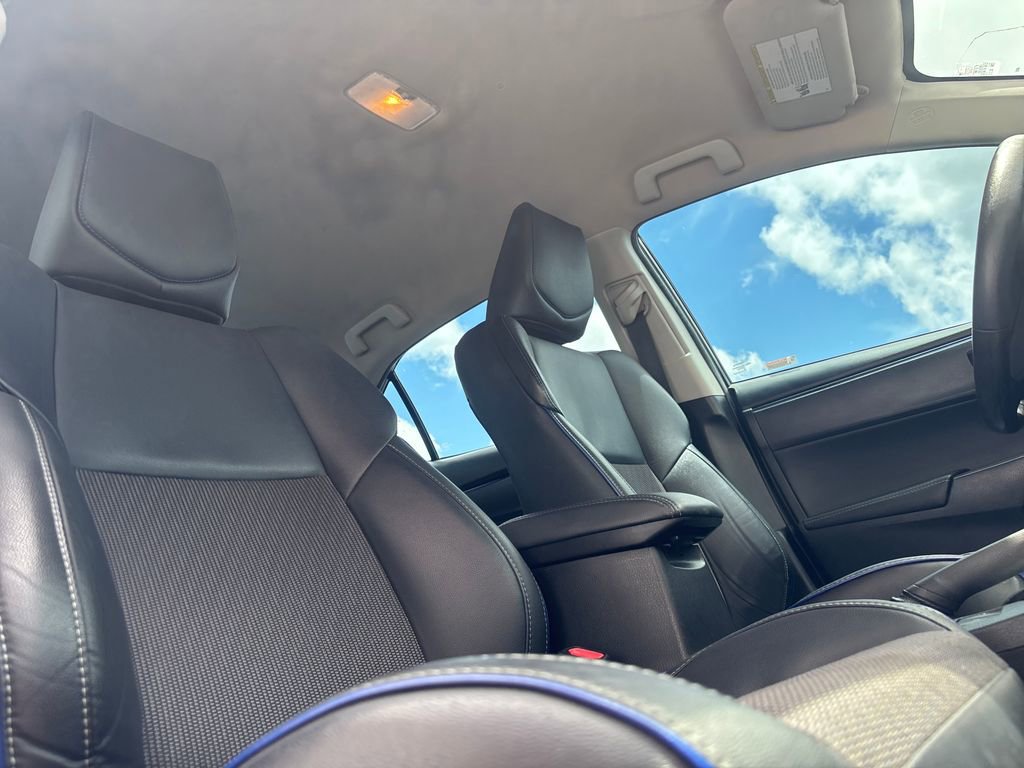 Used 2018 Toyota Corolla SE FWD image 24