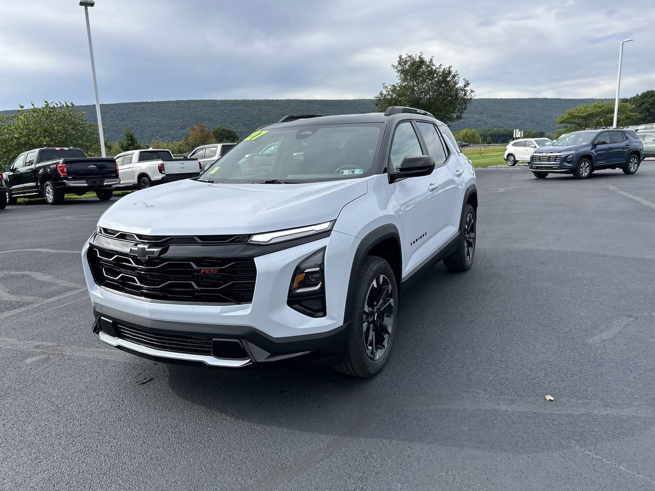 New 2027 Chevrolet Equinox RS w/ Convenience Package III AWD/4WD image 3
