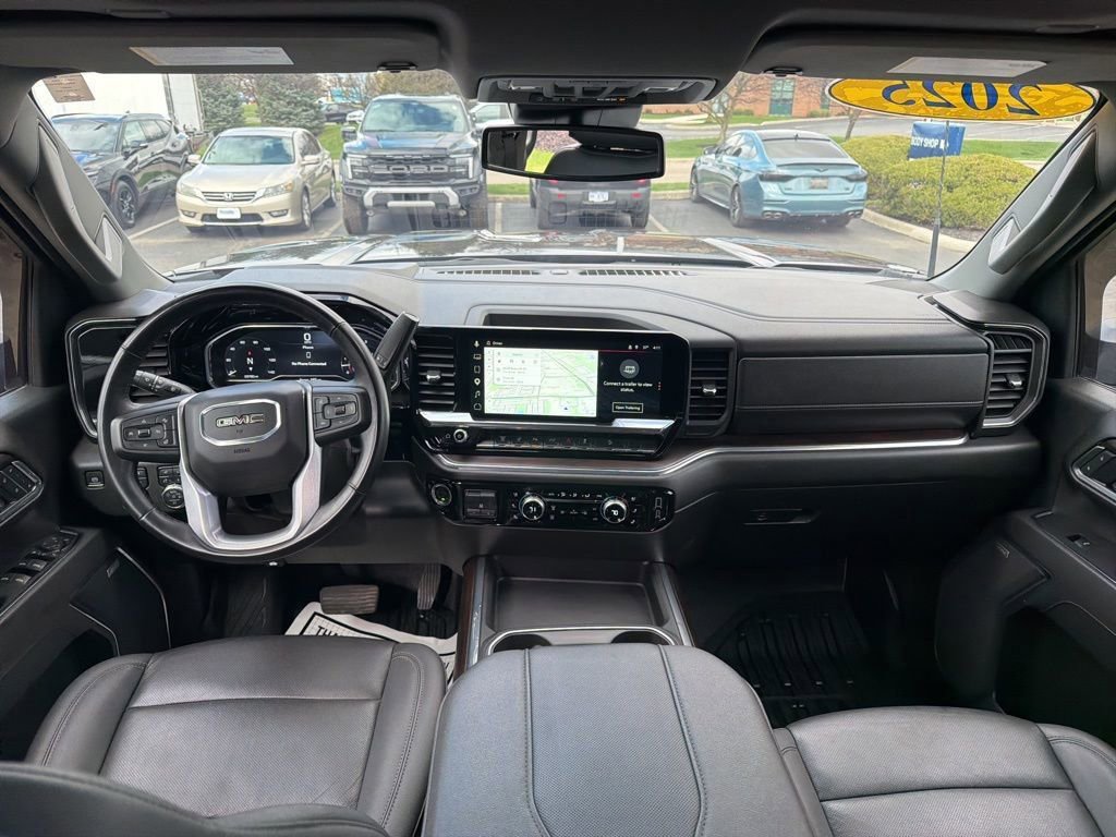 Used 2025 GMC Sierra 2500 SLT AWD/4WD image 2