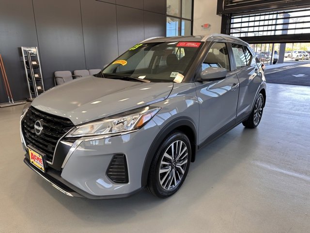 Certified 2023 Nissan Kicks SV image 1