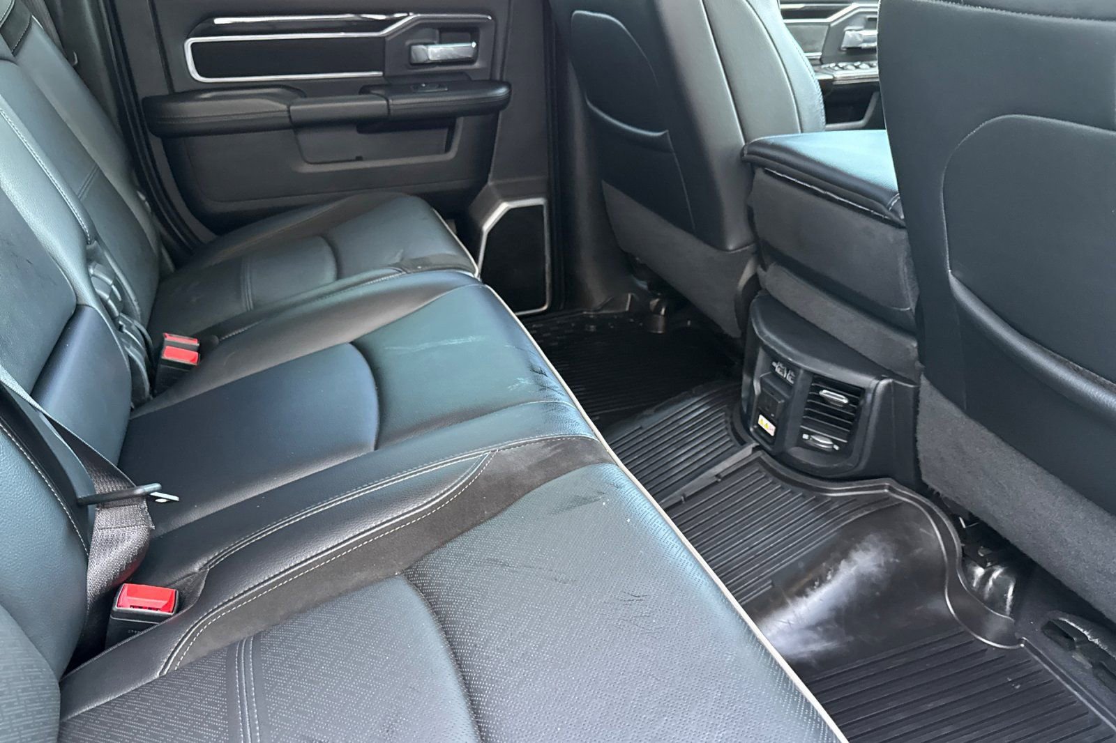 Used 2021 RAM 2500 Laramie w/ Night Edition image 17