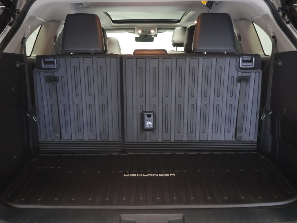 Used 2023 Toyota Highlander Platinum AWD/4WD image 14