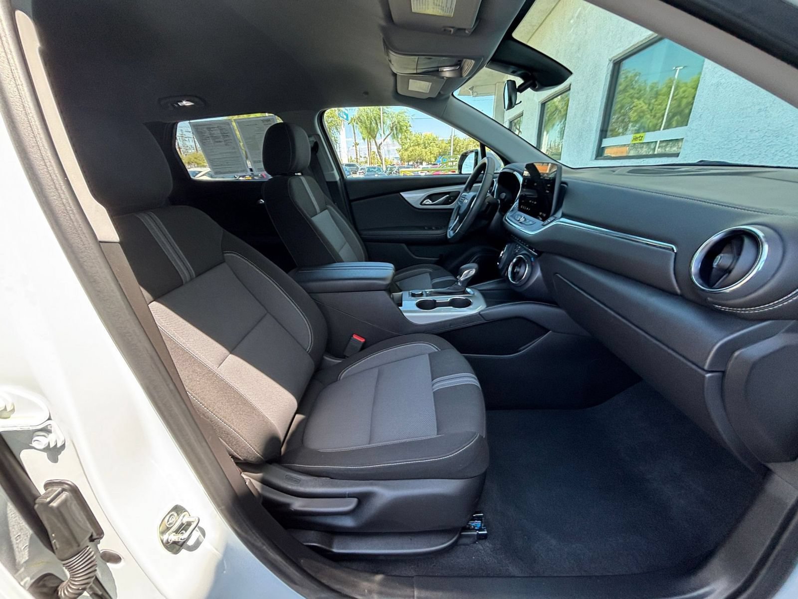 Used 2025 Chevrolet Blazer LT FWD image 28