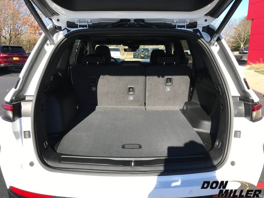 New 2025 Jeep Grand Cherokee Laredo image 28