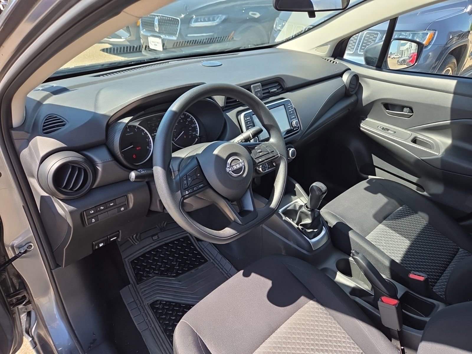 Used 2023 Nissan Versa S FWD image 9