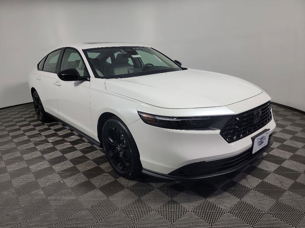 Certified 2025 Honda Accord SE image 1