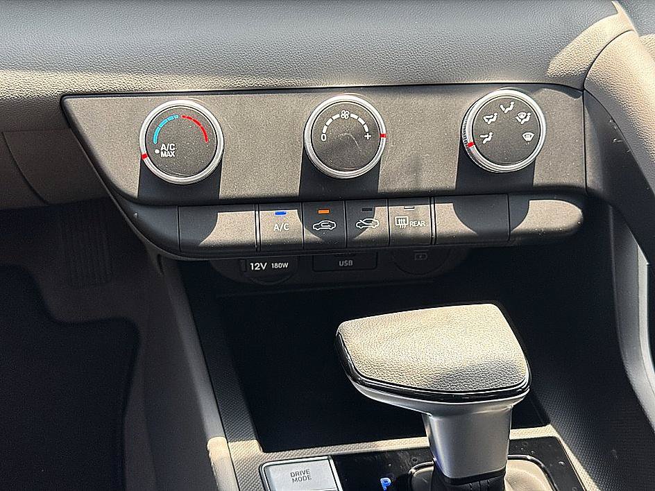 New 2026 Hyundai Elantra SE FWD image 11
