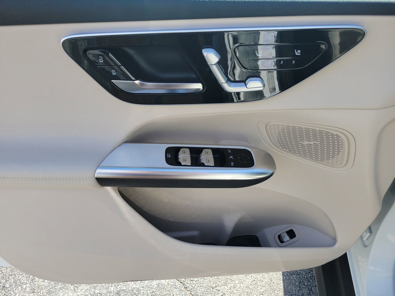 New 2026 Mercedes-Benz GLC 300 image 17