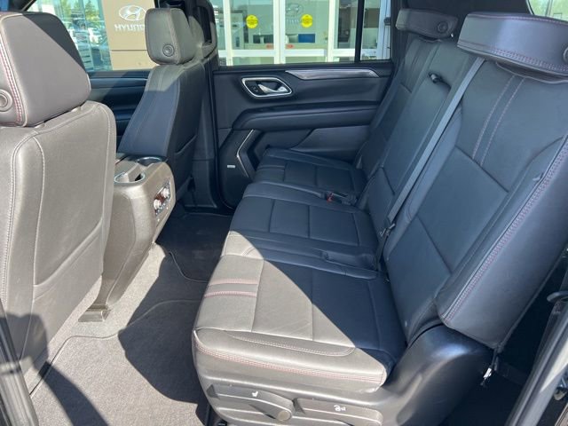 Used 2024 Chevrolet Suburban RST w/ Luxury Package image 18