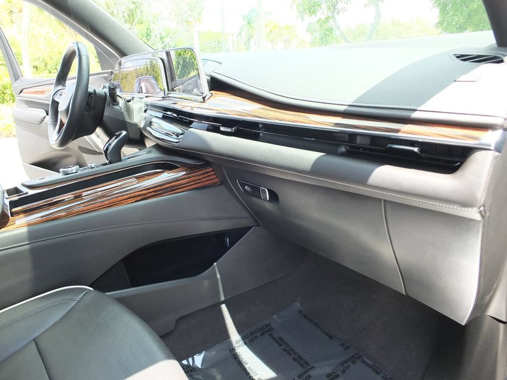 Used 2024 Cadillac Escalade Premium Luxury AWD/4WD image 26