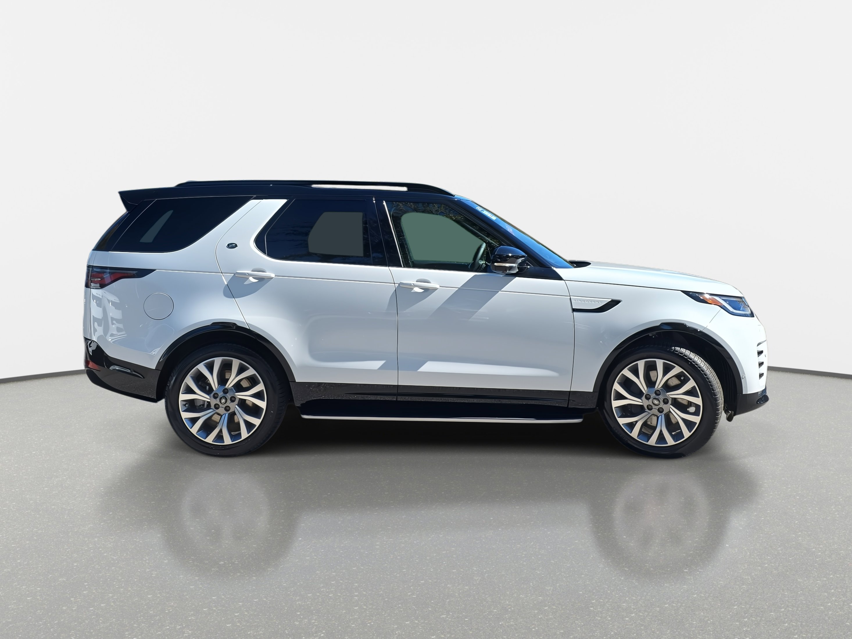 New 2026 Land Rover Discovery Limited Edition image 4