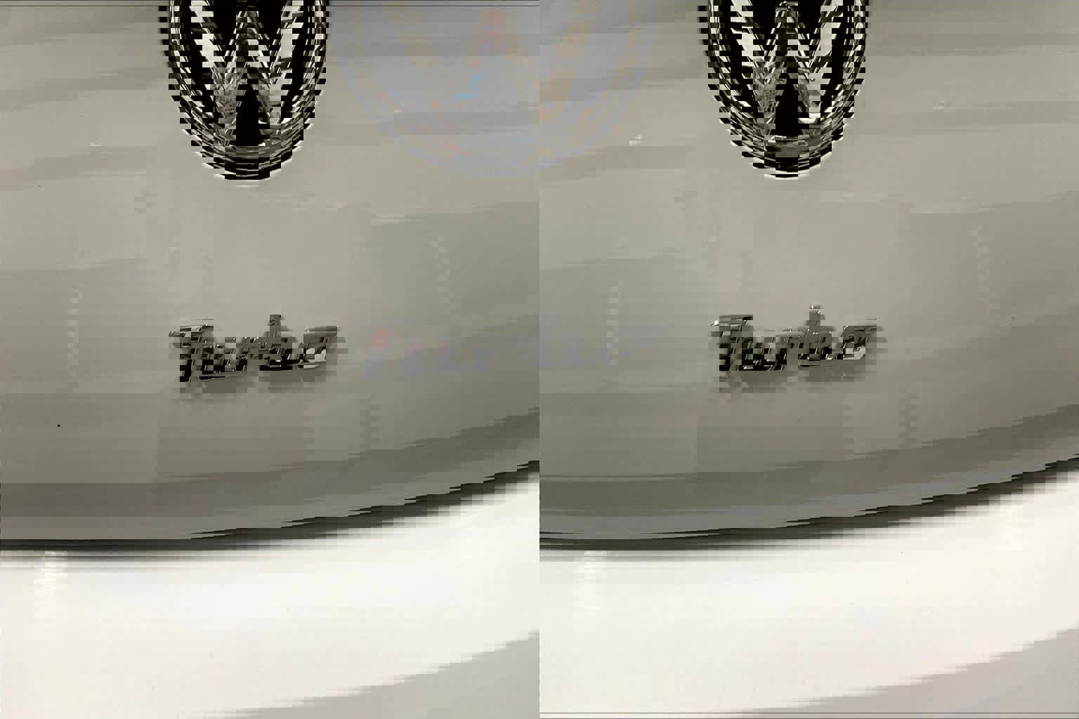 Used 2015 Volkswagen Beetle R-Line image 7