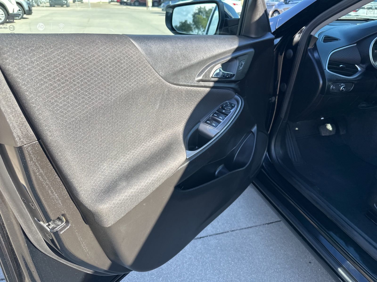 Used 2023 Chevrolet Malibu LT image 23