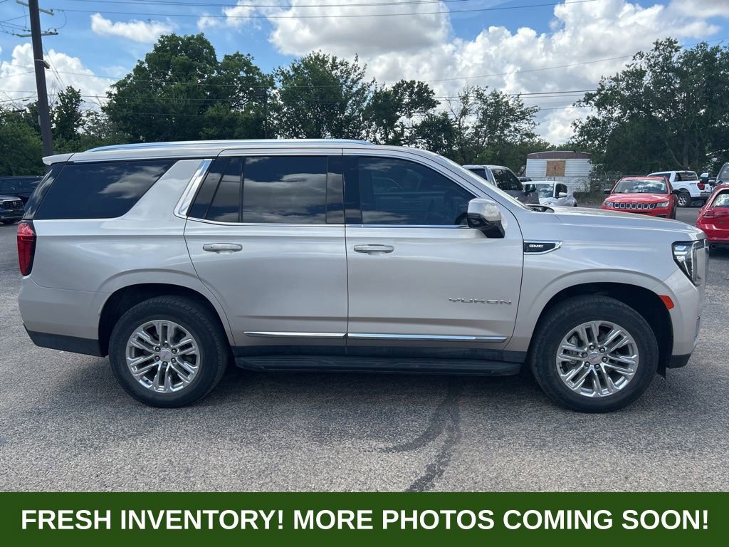 Used 2021 GMC Yukon SLT w/ SLT Premium Package RWD image 2