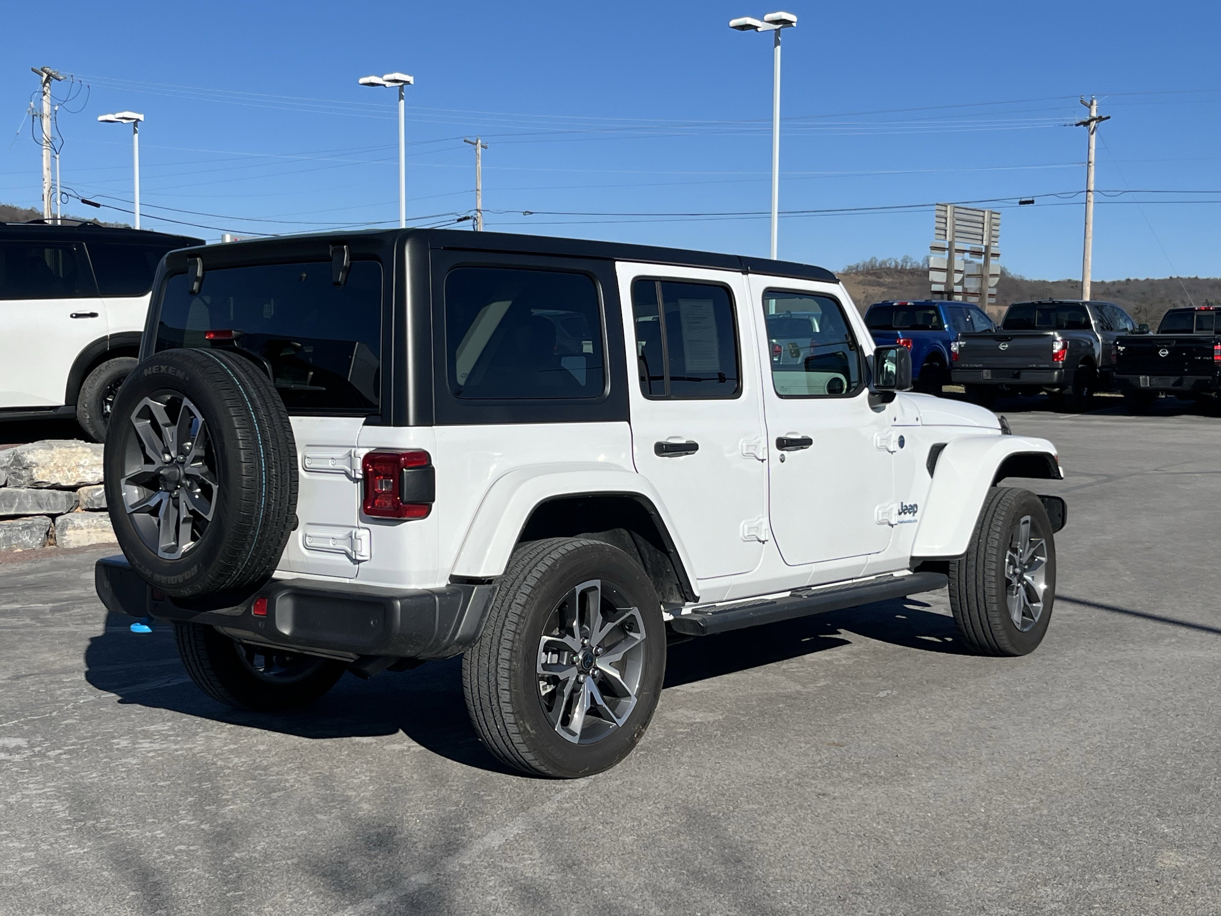 Used 2024 Jeep Wrangler Unlimited w/ Convenience Group image 3