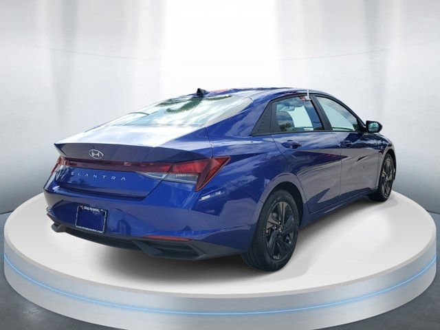 Certified 2023 Hyundai Elantra SEL image 4