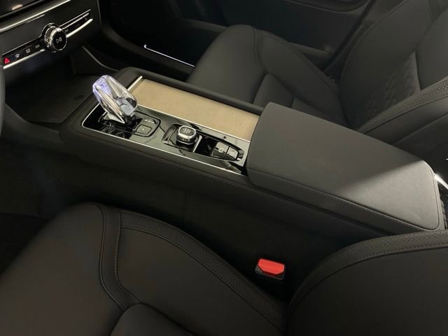New 2026 Volvo XC90 B5 Plus image 16