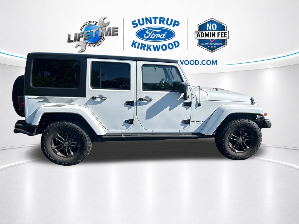 Used 2017 Jeep Wrangler Unlimited Sahara AWD/4WD image 8