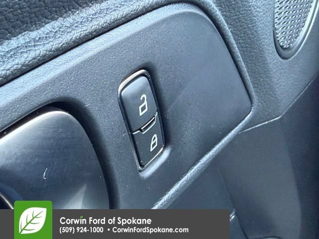 Used 2022 Ford Mustang Shelby GT500 w/ Technology Package RWD image 21