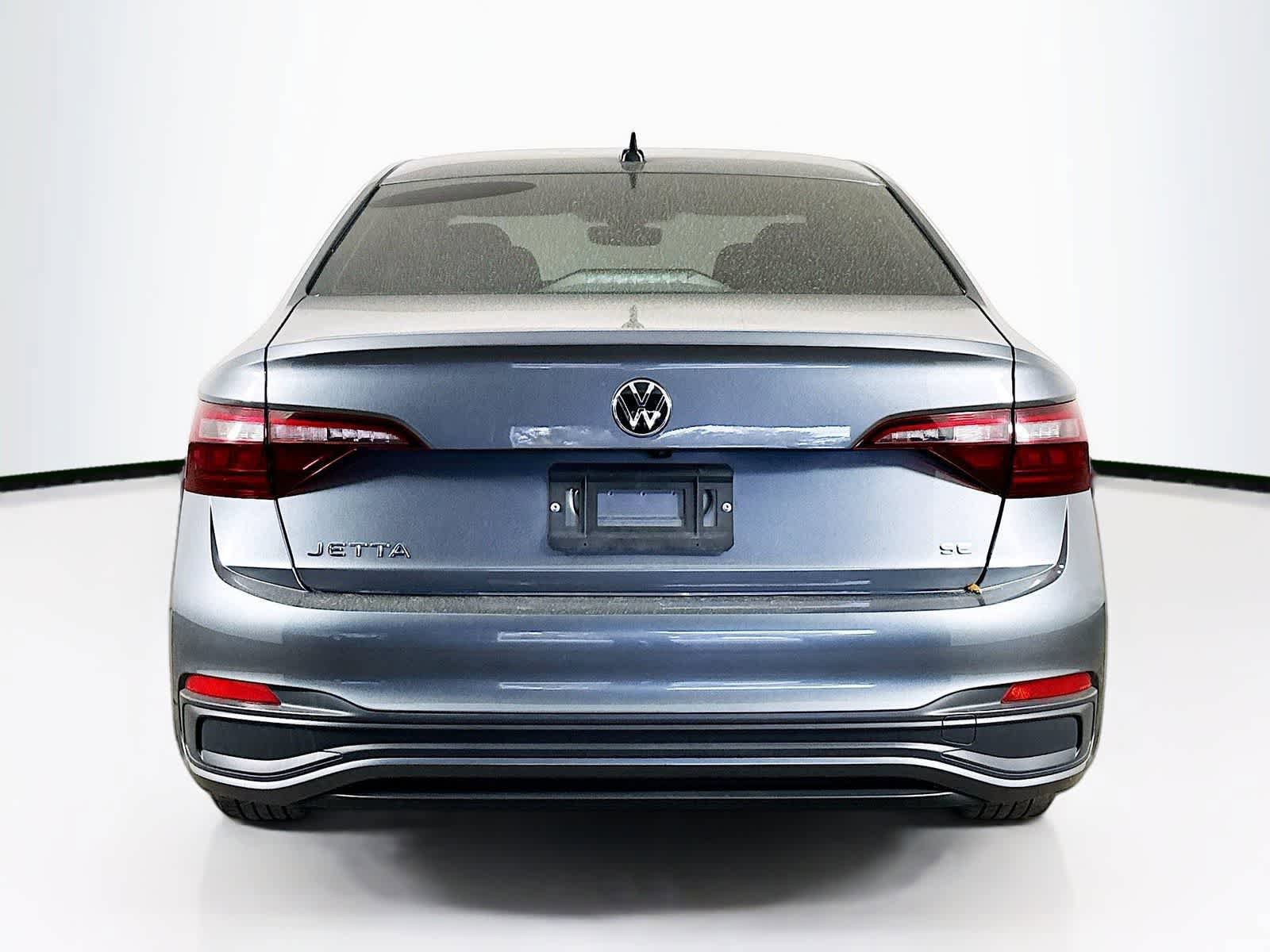 Used 2024 Volkswagen Jetta SE FWD image 5