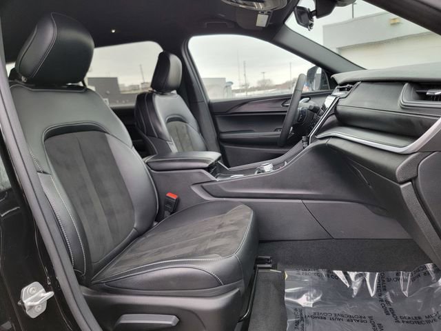 Certified 2025 Jeep Grand Cherokee L Laredo image 25