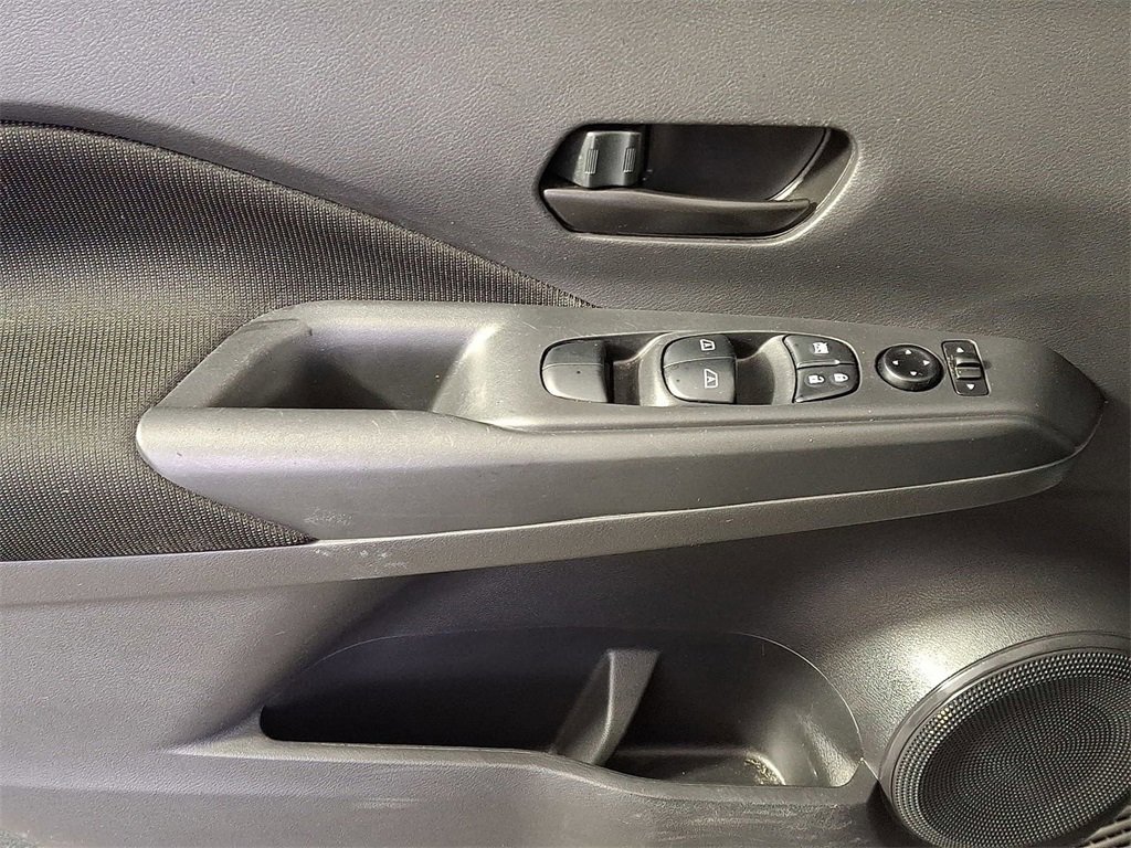 Used 2022 Nissan Kicks S image 16