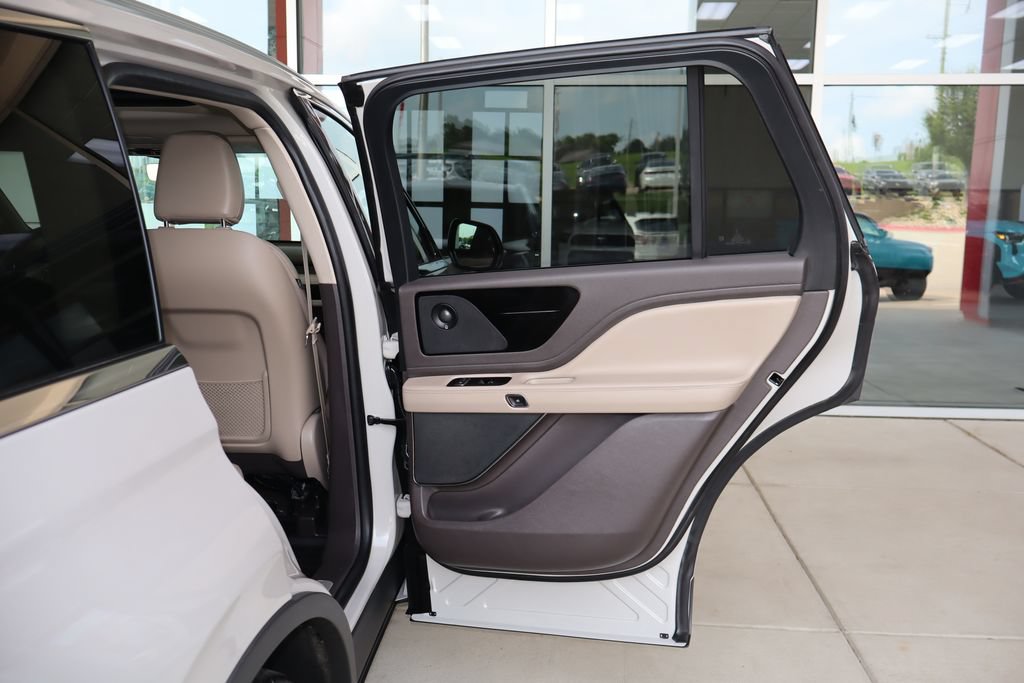 Used 2021 Lincoln Aviator Reserve w/ Equipment Group 201A RWD image 43