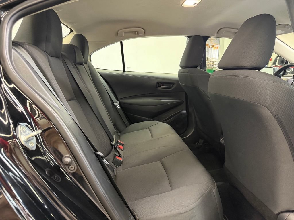 Used 2025 Toyota Corolla LE FWD image 12