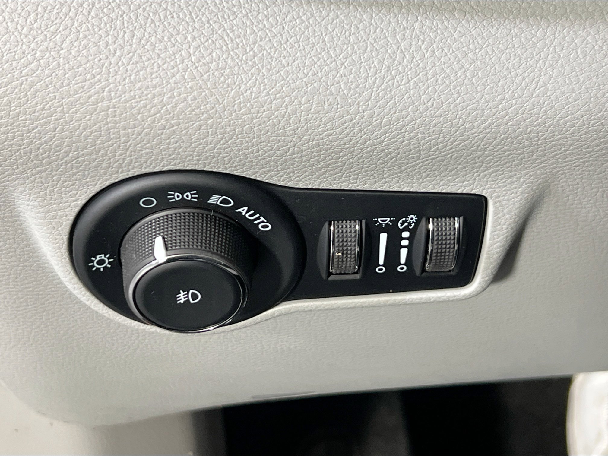 Used 2022 Jeep Compass Latitude AWD/4WD image 10