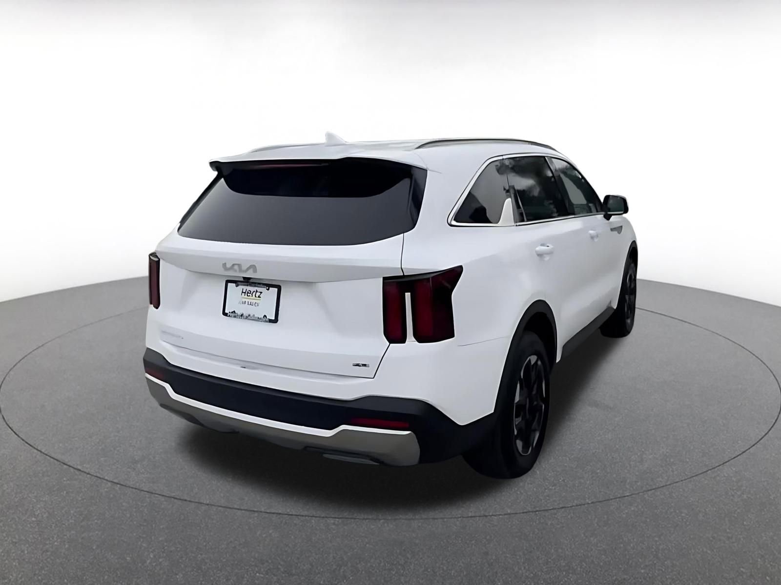 Used 2024 Kia Sorento S image 14