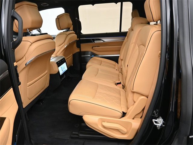 Used 2023 Jeep Grand Wagoneer Series III image 21