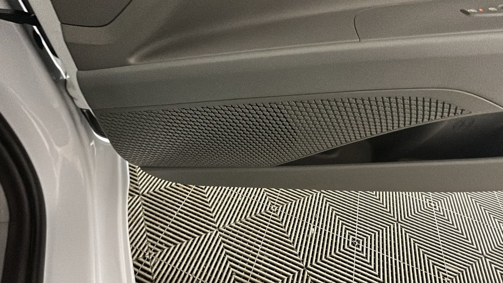 Certified 2025 Hyundai Elantra SEL FWD image 36