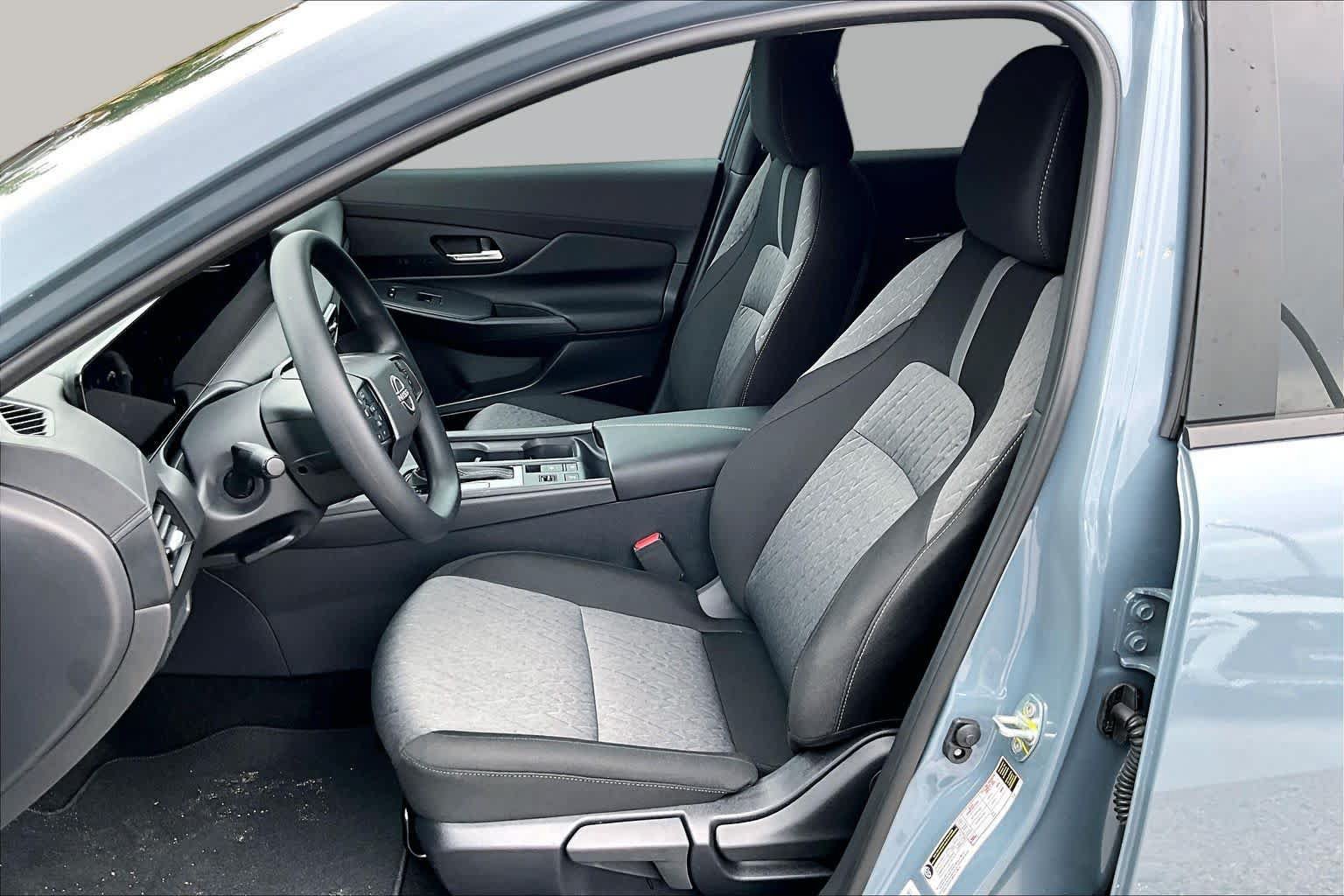 Used 2026 Nissan Sentra SV w/ Floor Mat Package FWD image 8