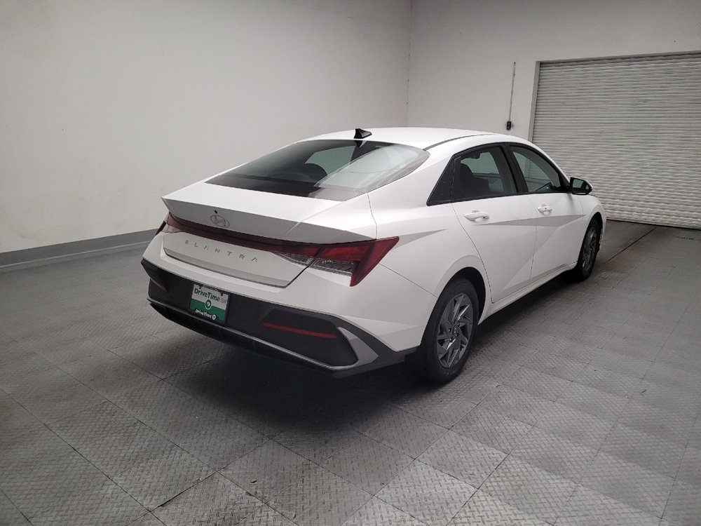 Used 2024 Hyundai Elantra SEL FWD image 9